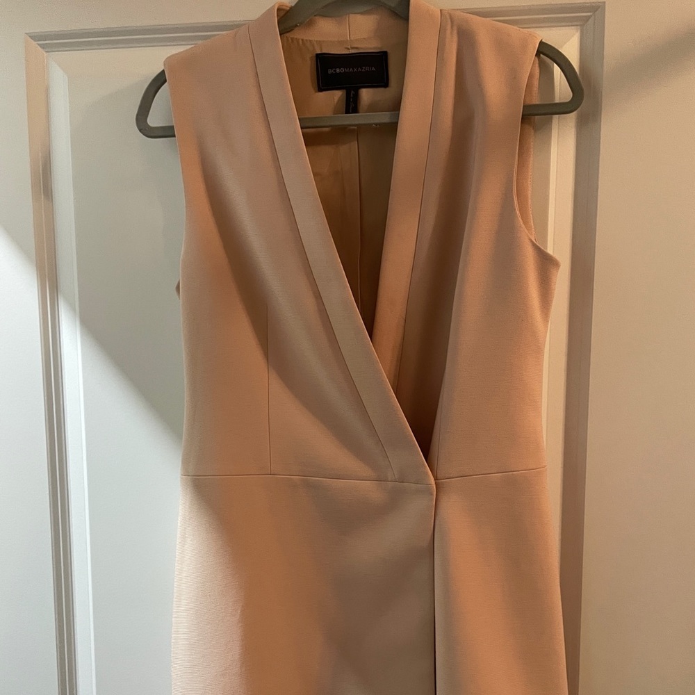 Sleeveless Tailored Blazer in Nude